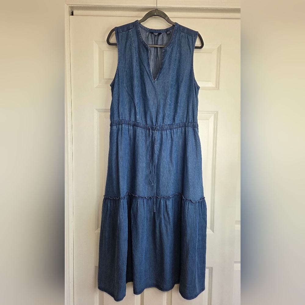 Lands' End Sleeveless Chambray Midi Dress in Denim Blue - Picture 2 of 9